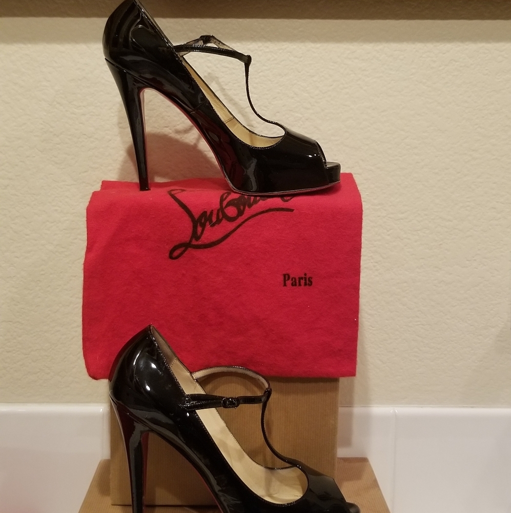 Authintic Christian Louboutin Burlina T Strap